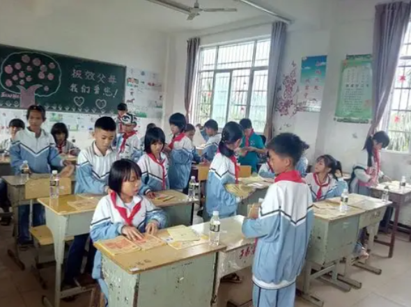 轮岗将优质资源下沉基层让村庄校园从小而弱走向小而美小而优